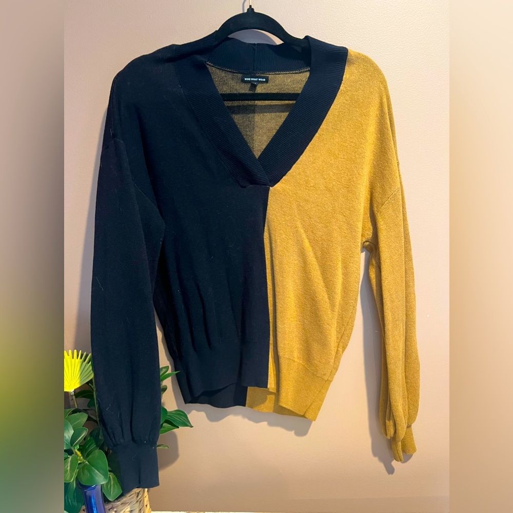 Navy/Yellow Sweater